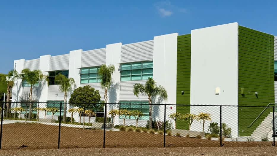 escondido-union-school-exterior-16x9